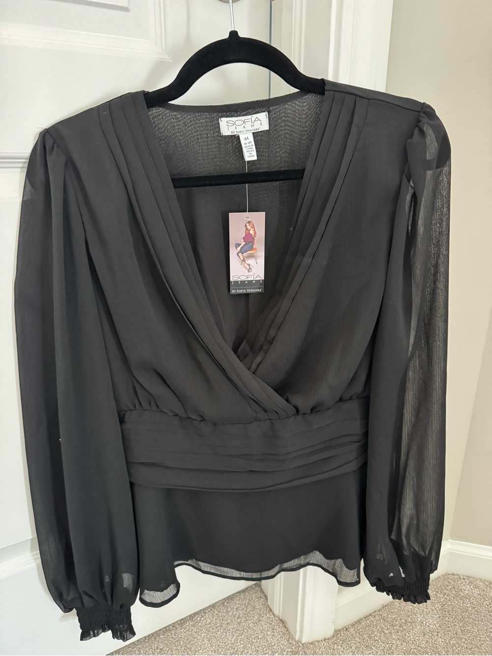 sofia by sofia vergara Black Surplice V-Neck Long-Sleeve Blouse